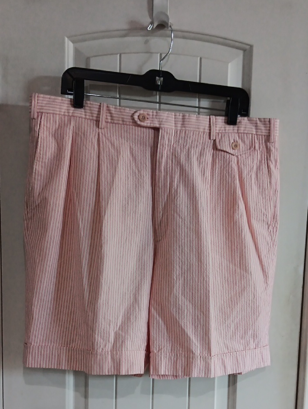Brioni Pink & White Striped Seersucker Bermuda Shorts Pleated Cuffed Luxury 38
